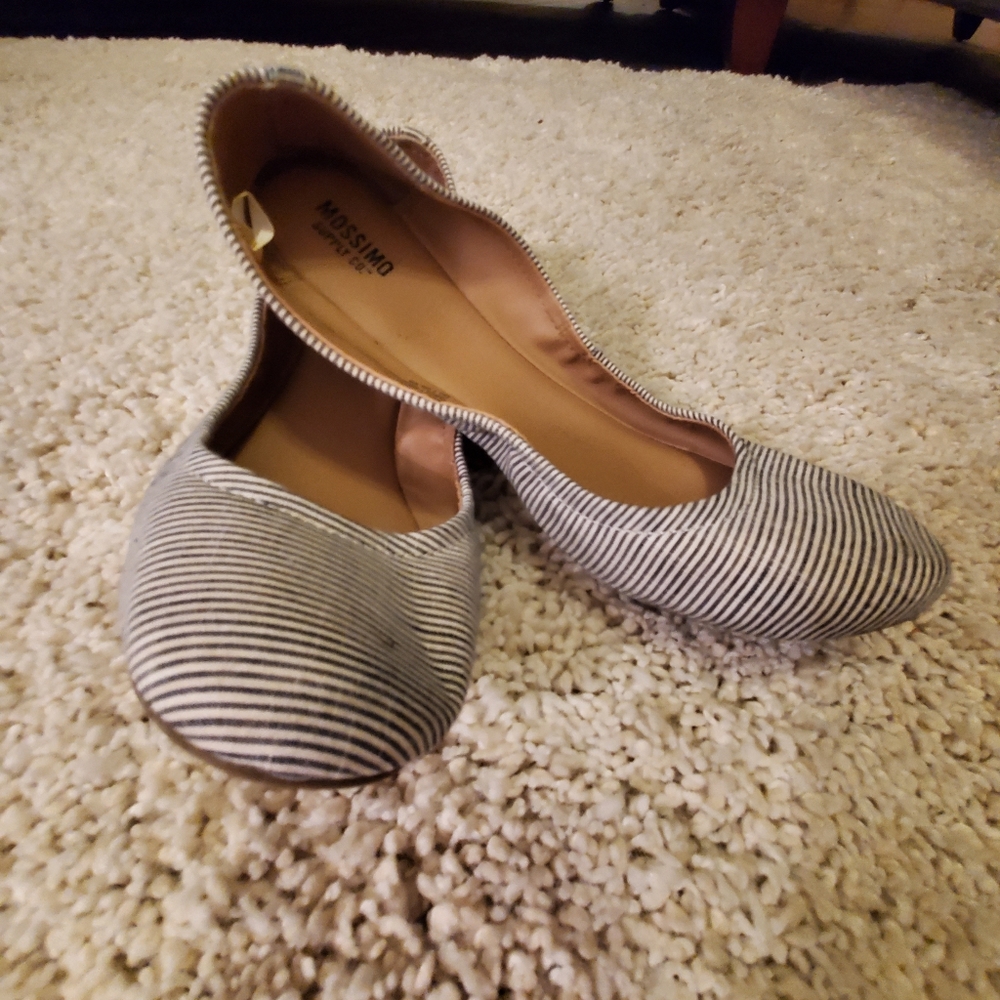 Ballet flats